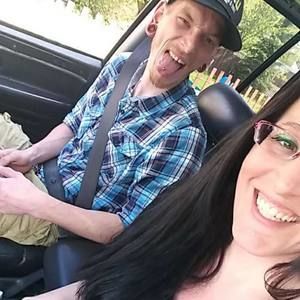 Meet your Posher, Dustin